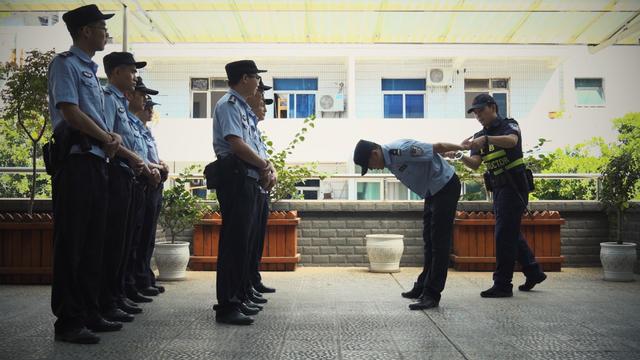 硬核|战时为警 训时为师 沙区警营里的超硬核“老师”