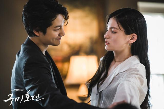 九尾狐传狐妖二人组cp感爆棚金泛看向容智的眼神充满宠溺