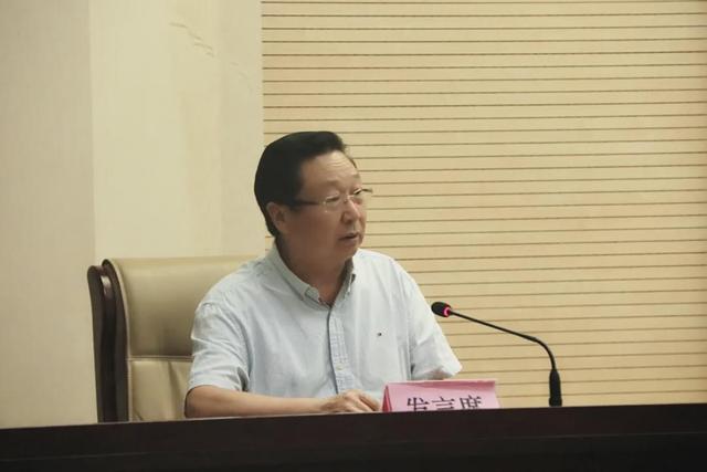 河南皇沟酒业以实力发展迈入豫酒五强行列，荣膺两项省重大荣誉(图4)