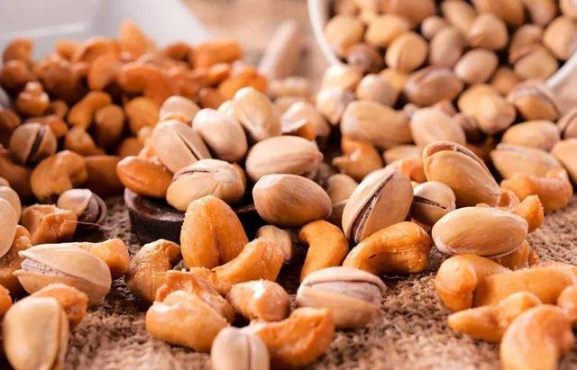 减肥|减肥中，三个标准吃零食，不仅不会胖，还能帮助减肥！