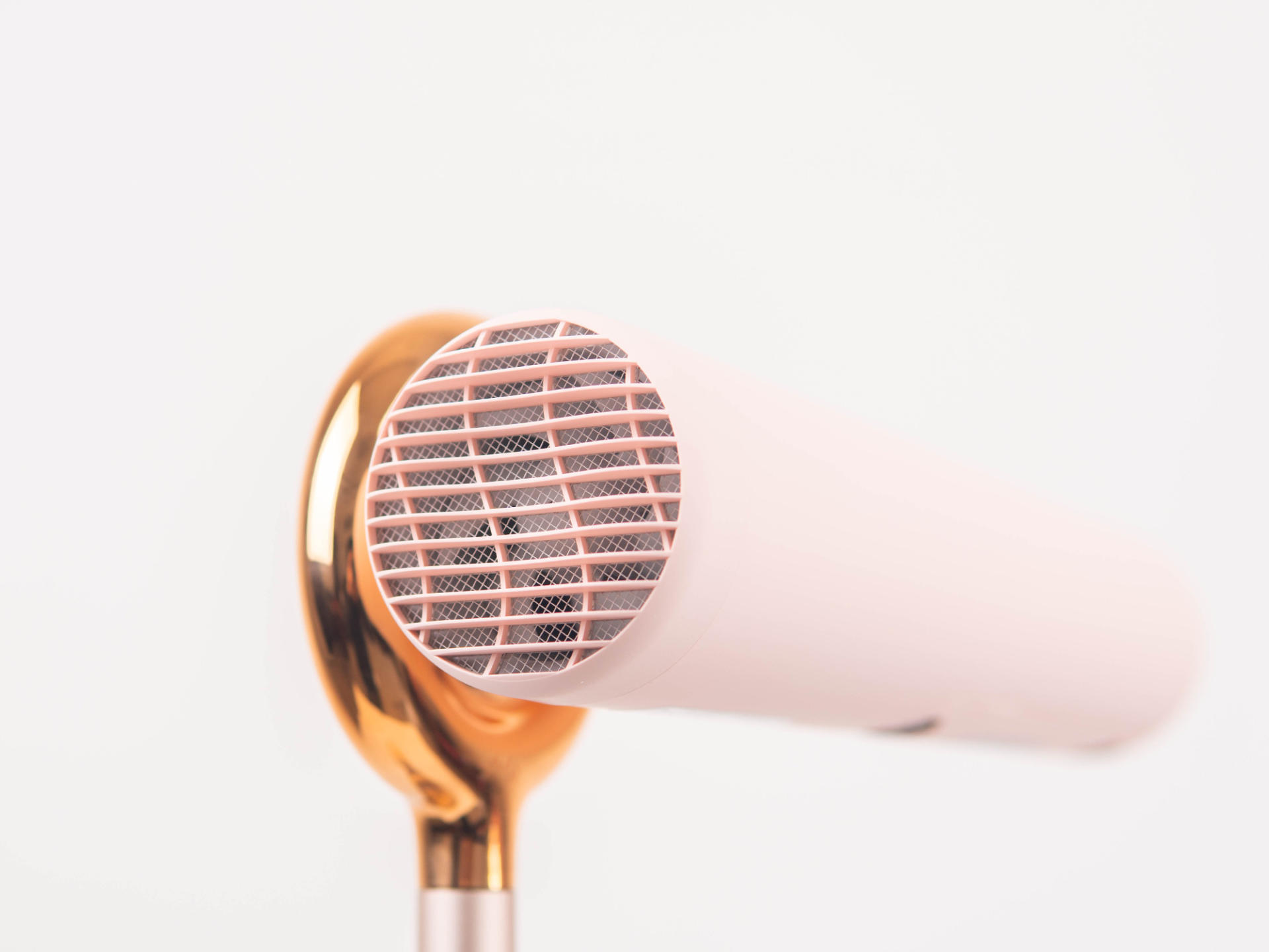 颠覆传统吹发方式，品仕乐立式吹风机解放双手吹发更舒适