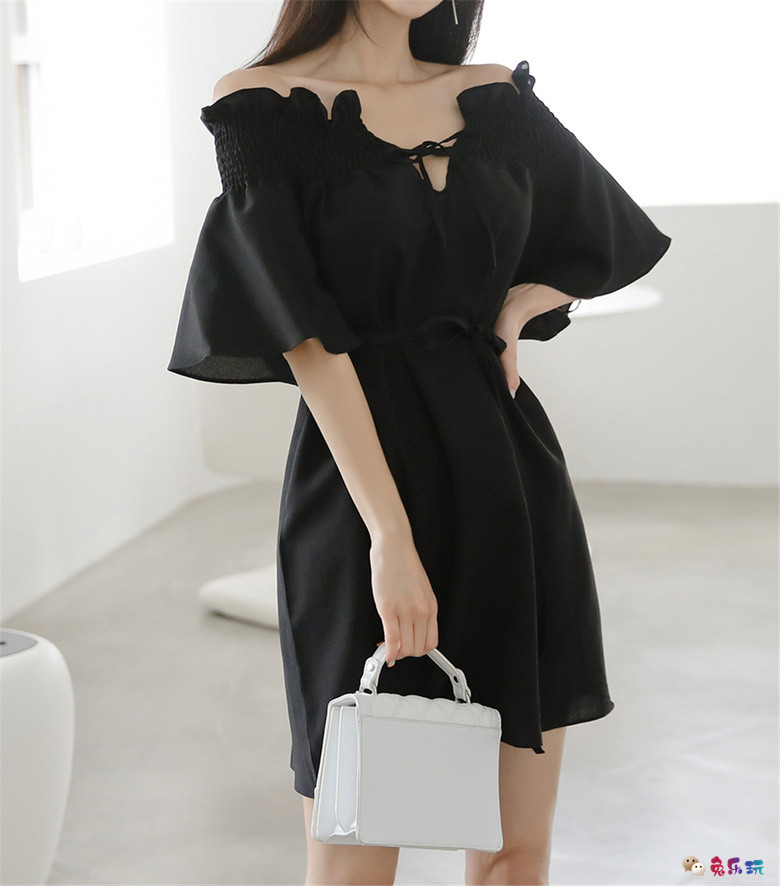 孙允珠丨秋蝉玲珑黑玫波浪吊肩喇叭裙