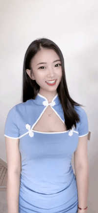 有些邪恶的动态图图片：请问，美女这身材是什么杯