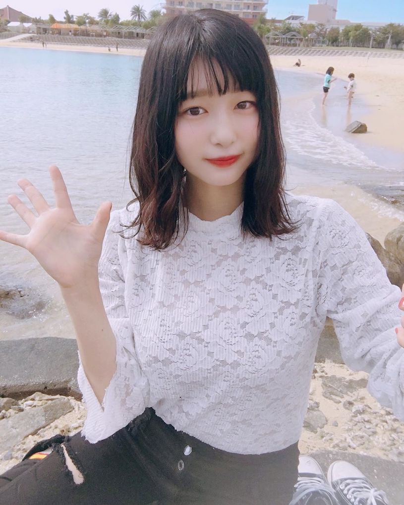 日本00后温柔系美少女我妻ゆりか让你心疼的想呵护！