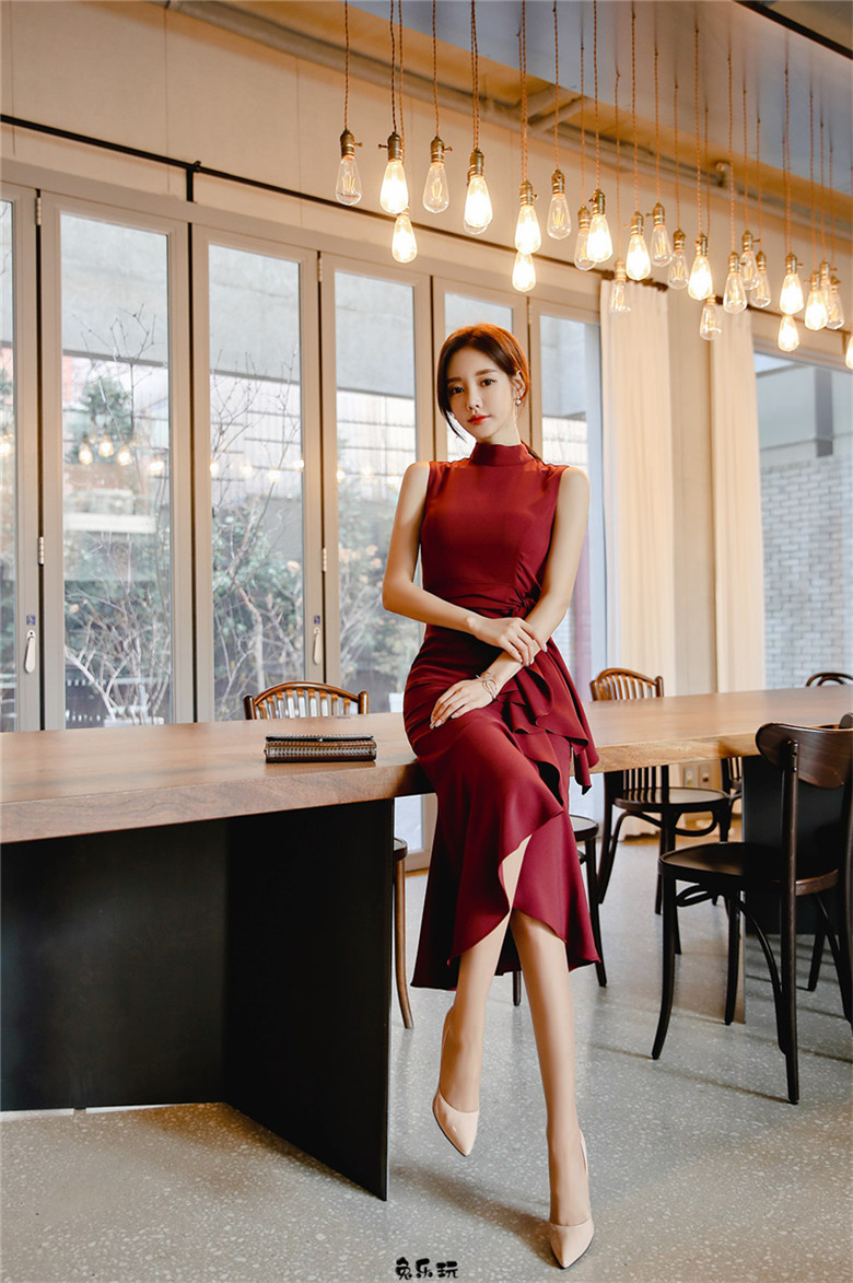 孙允珠：美酒枣红佛拉明哥曼妙无袖裙