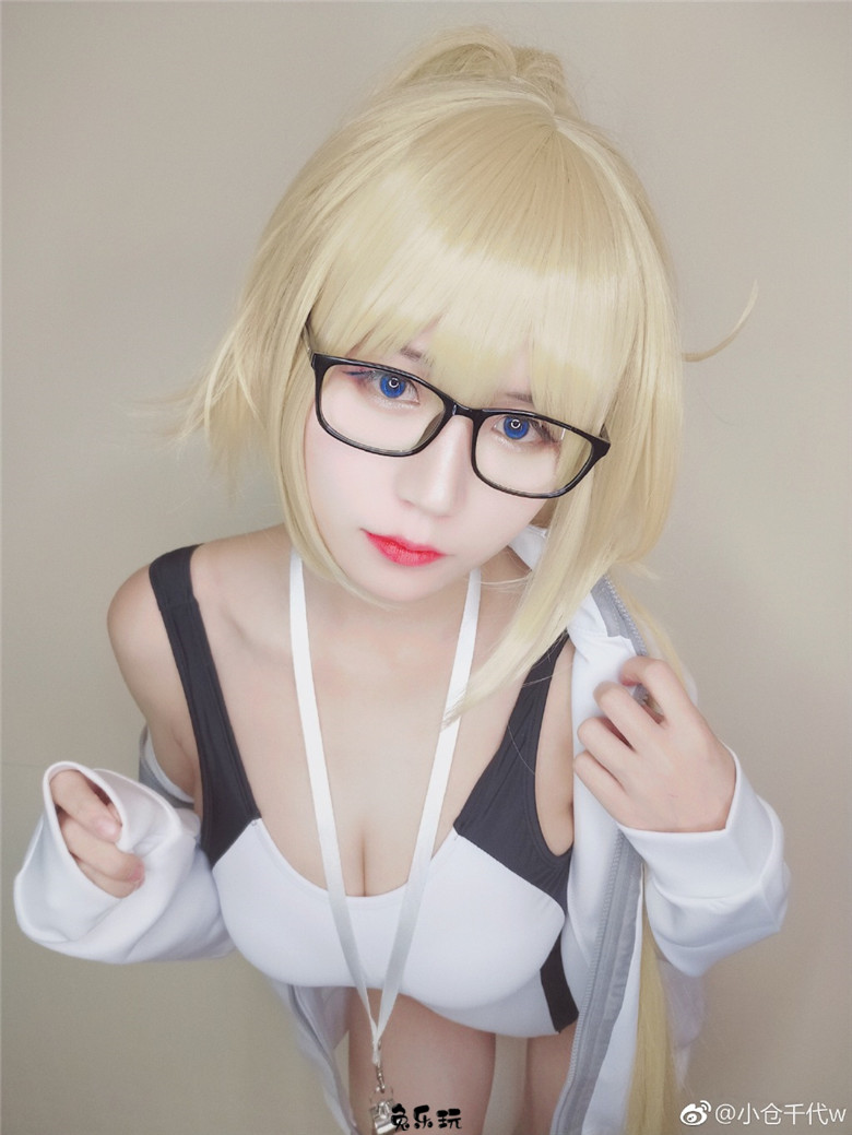 球迷的福音！微博动漫博主小仓千代w图集好胸好颜好性感！