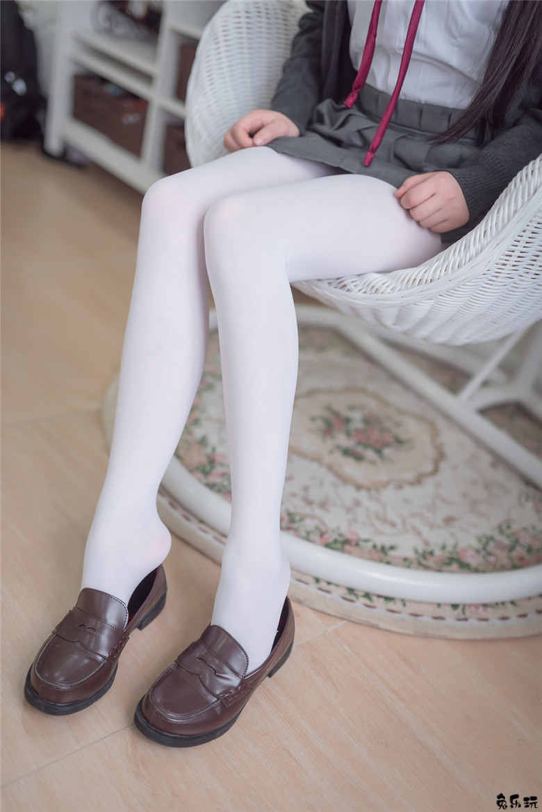 纯洁的JK白丝美腿