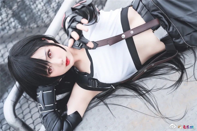 镜酱_丨《最终幻想7》蒂法