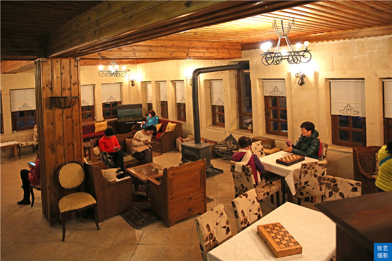 土耳其卡巴多奇亚，三百万年火山爆发形成岩洞，住在里面感觉如何