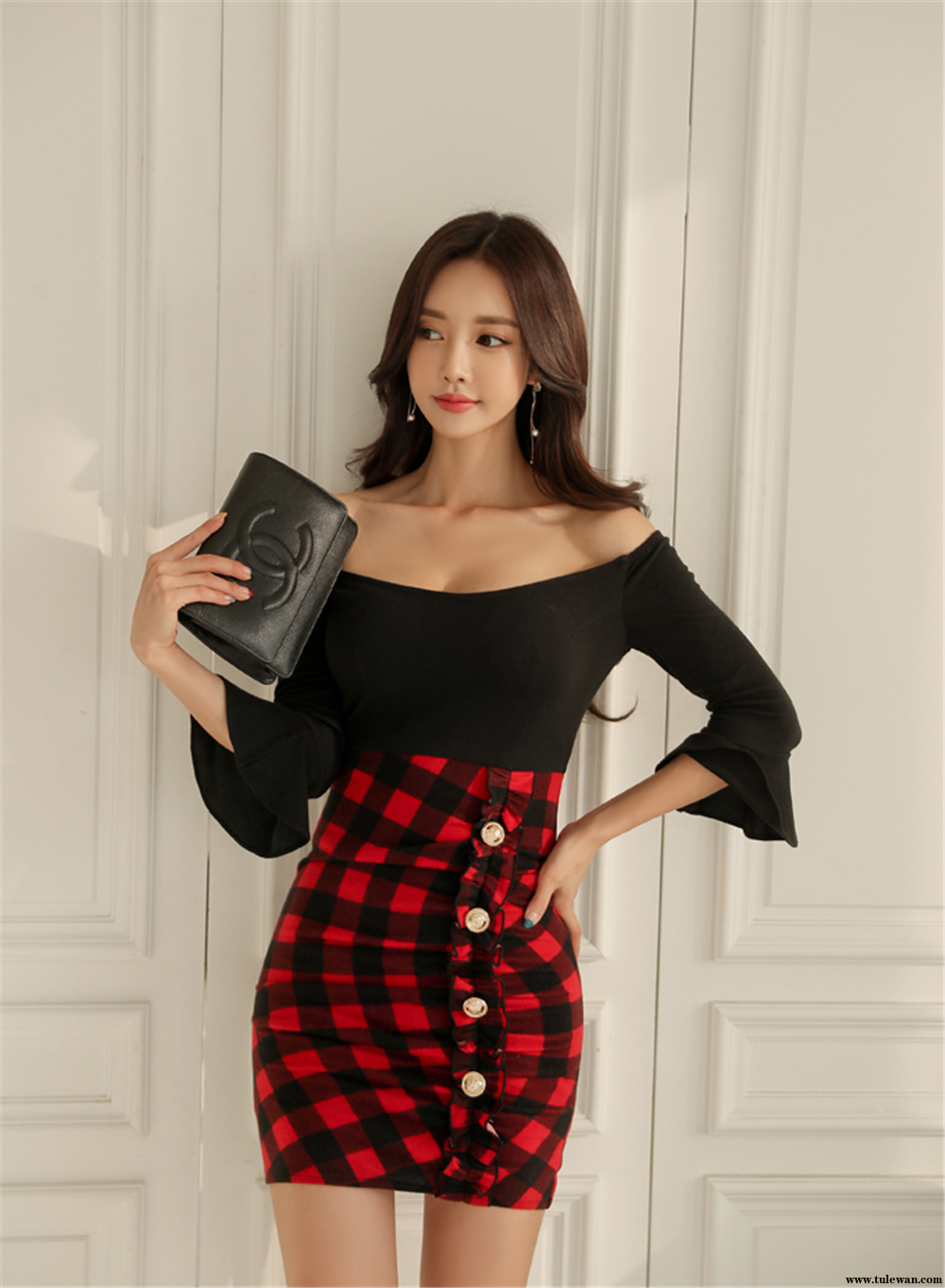 孙允珠丨娇黑苜蓿深邃晚荷低胸格子裙