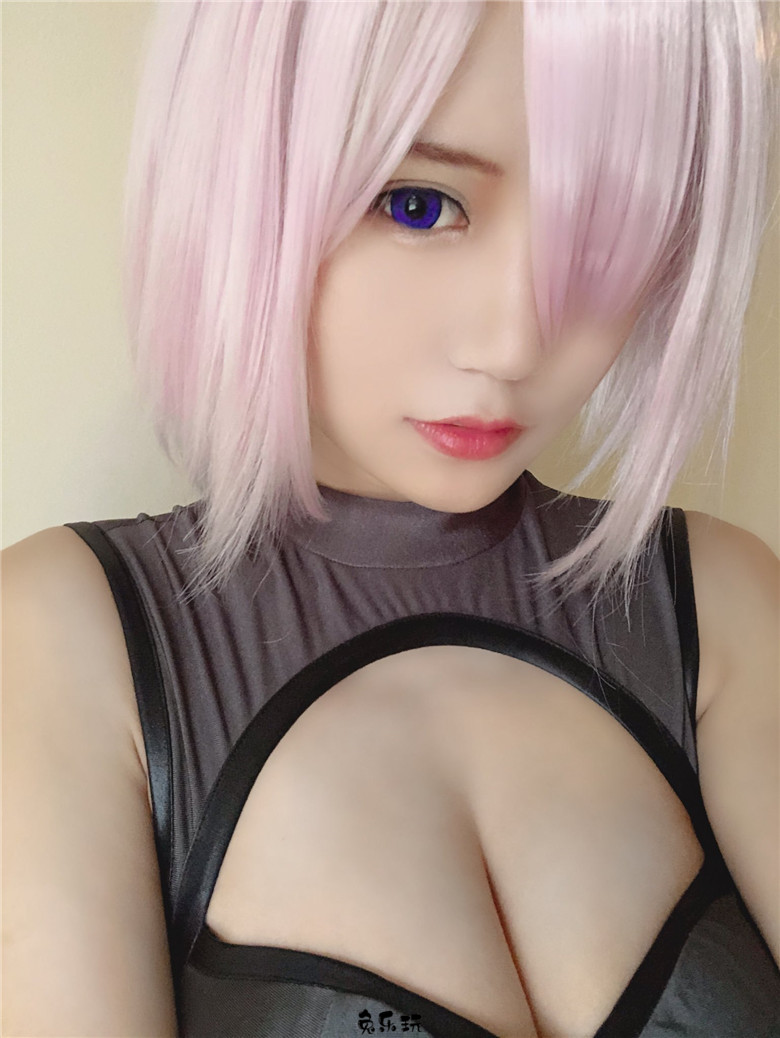 球迷的福音！微博动漫博主小仓千代w图集好胸好颜好性感！