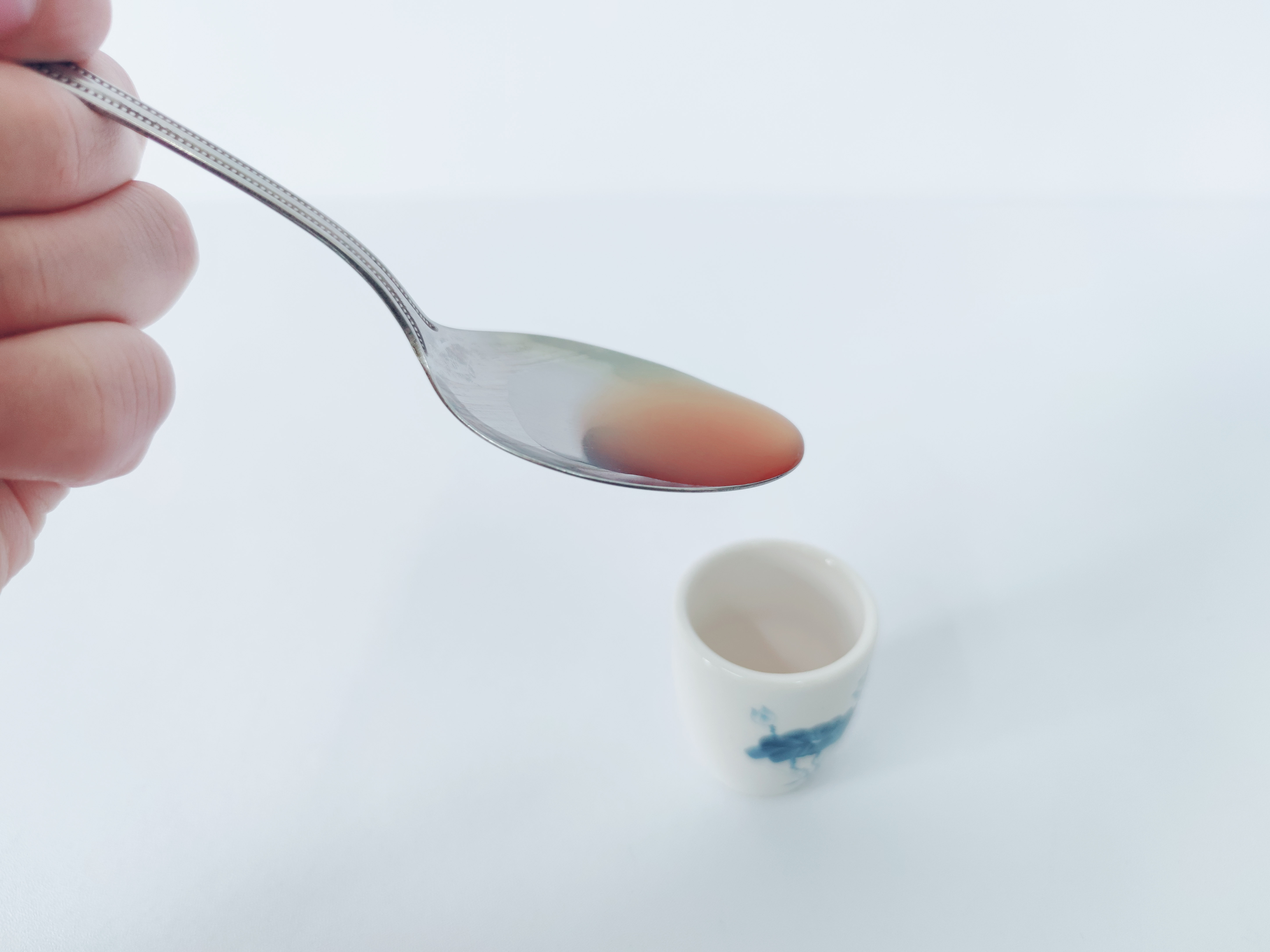 这款玻尿酸人参饮，除了补水，还是可随身携带的养护“小助手”