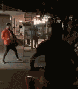 笑死人的动态图片：年纪轻轻就想玩死自己，佩服