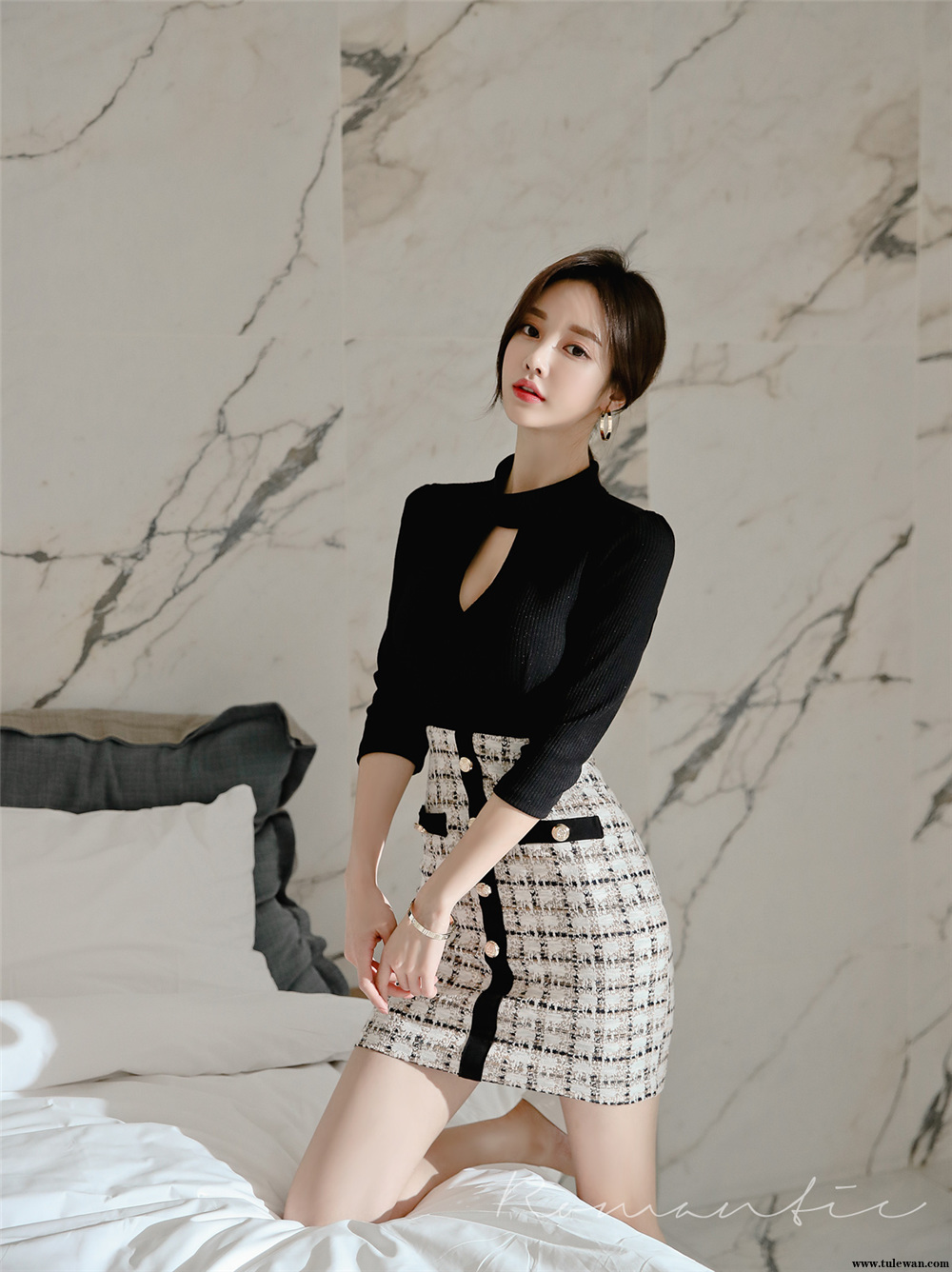 孙允珠丨亮黑镂空烁色钻石水滴拼搭裙