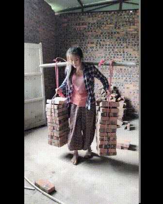 无水印搞笑内涵gif：还是想当摄影师！