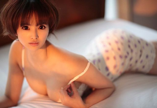 灯笼比脸都大！日本网红松田れお身材和脸蛋比例完全不科学啊！