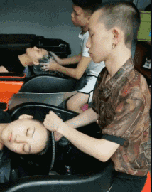 爆笑动图GIF：360度全监控，无死角！