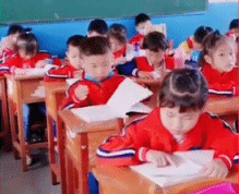 爆笑GIF图片：我可能不是人，但你是真的狗！