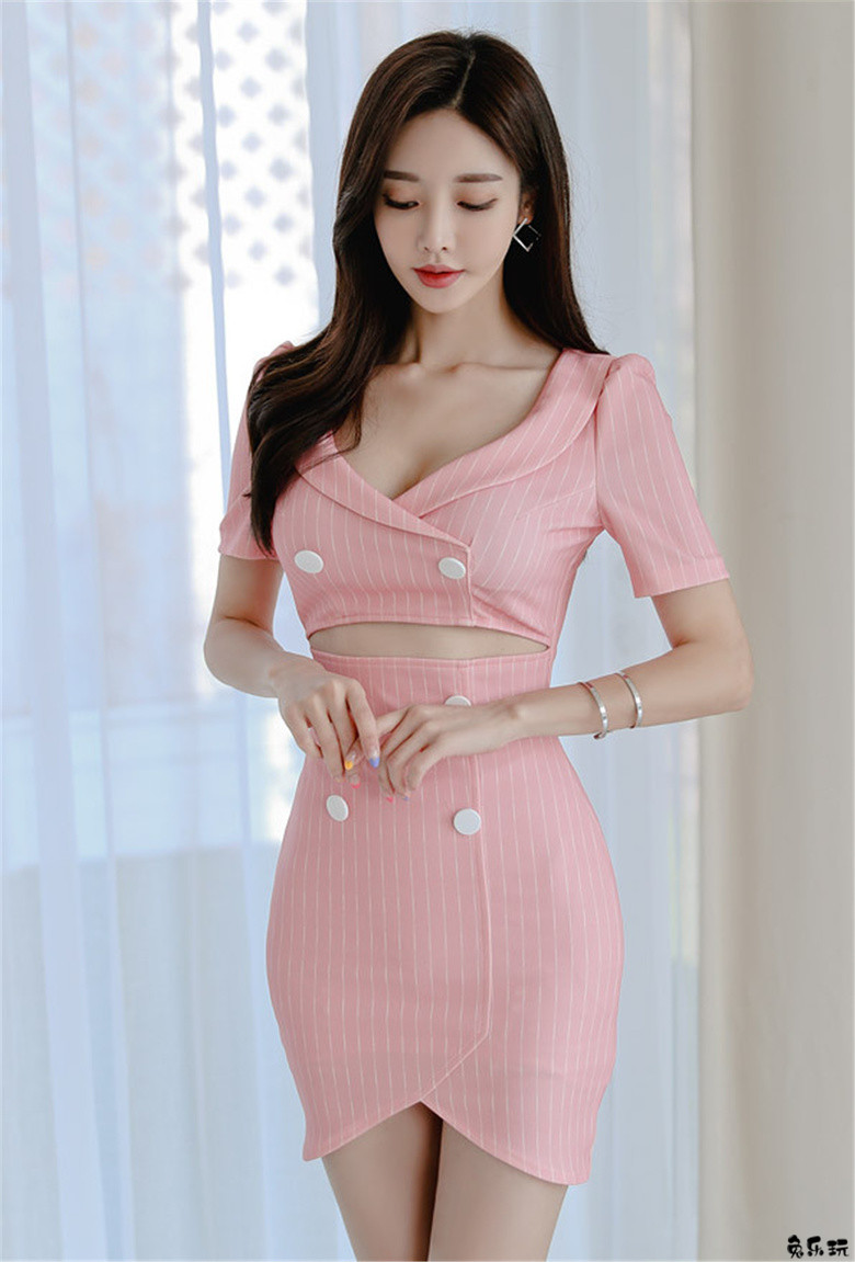 孙允珠·气泡草莓果汁清雅乖萌连衣裙