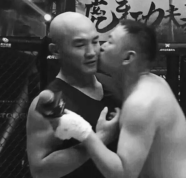 药水哥抵制家暴被刘洲成Diss，二人直接线下约战拳击！