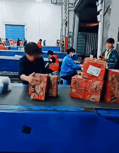 搞笑GIF图片：黄泉路上行人稀，总有车神较高低