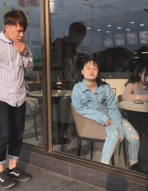 每次吵完架老公就上我娘家 性感大屁屁的少妇