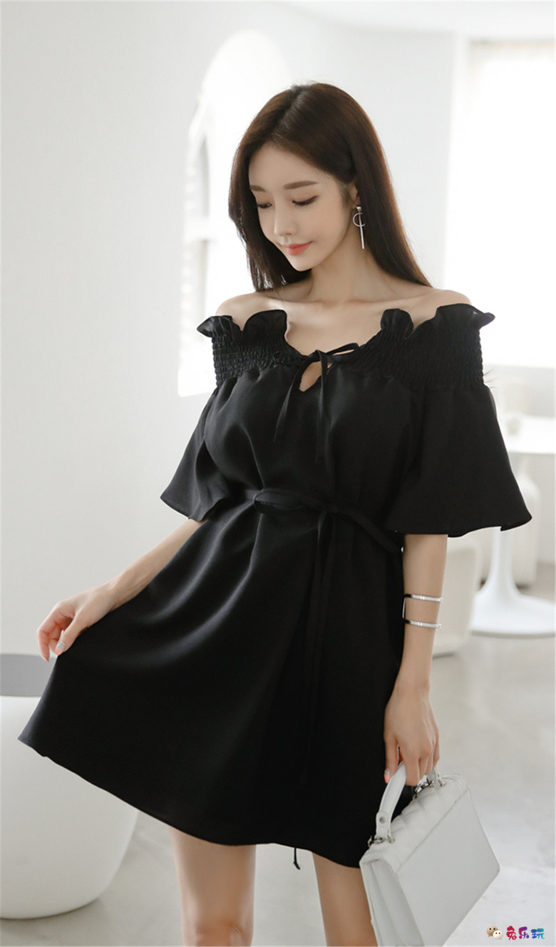 孙允珠丨秋蝉玲珑黑玫波浪吊肩喇叭裙
