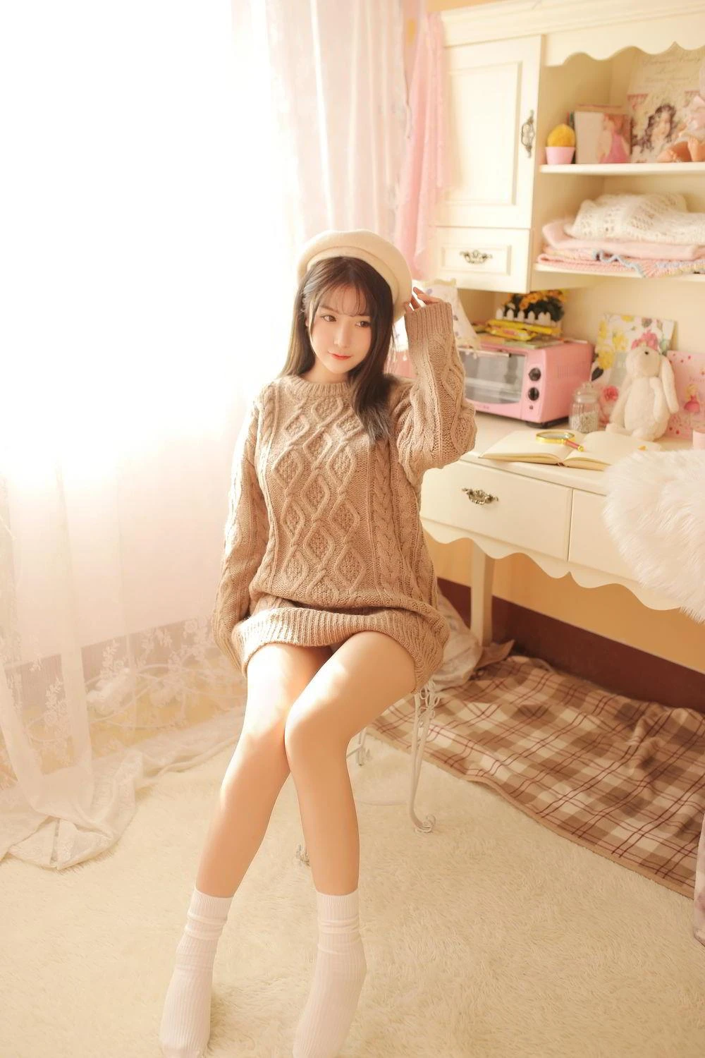 猫九- 熟女风与驼色毛衣 [47P]