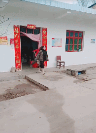 搞笑GIF图：你能不能像我一样矜持一点