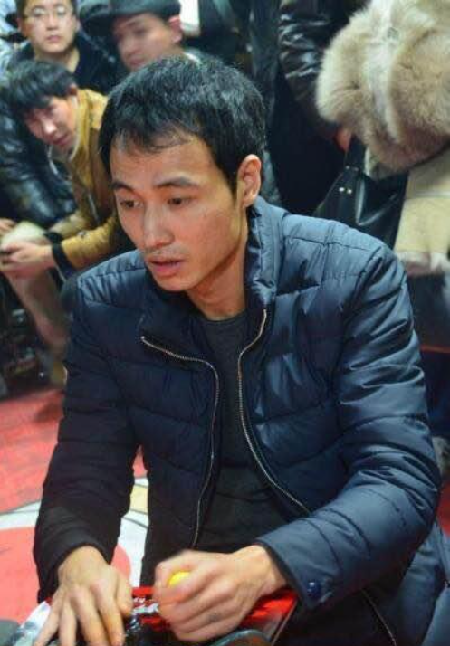 杯比赛中,云集了国内众多高手,规模空前,包括老k在内,还有夜枫,吴智辉