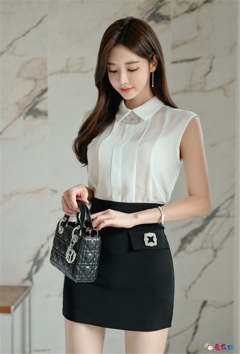 孙允珠丨鸢尾白露竖纹清雅无袖职业裙