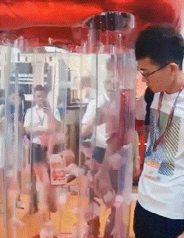 搞笑GIF：等一个大胆的想法