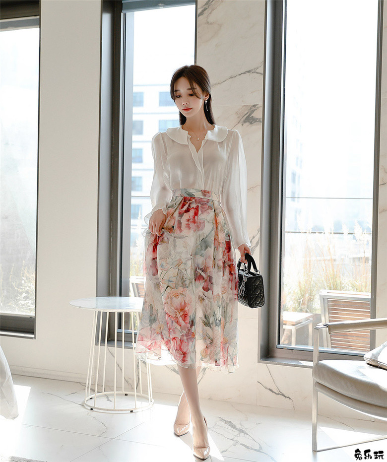 孙允珠：蜜沁娇蕊红菱雪纺婉约公主裙