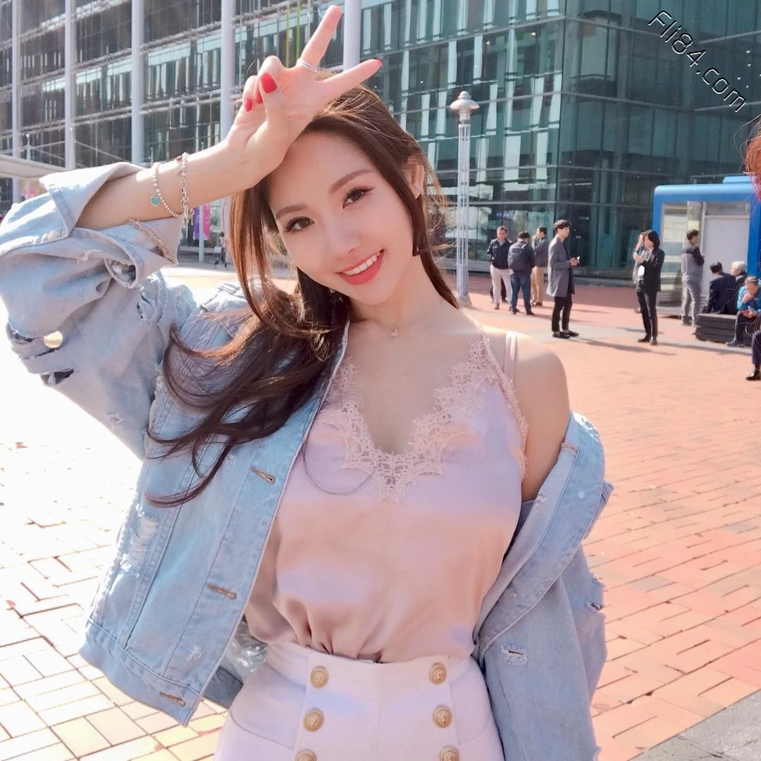 韩国巨乳妹子“mermaidvivi”身材太犯规,简直真人版芭比娃娃 妹子图 热图7 韩国巨乳妹子“mermaidvivi”身材太犯规,简直真人版芭比娃娃 妹子图 热图7