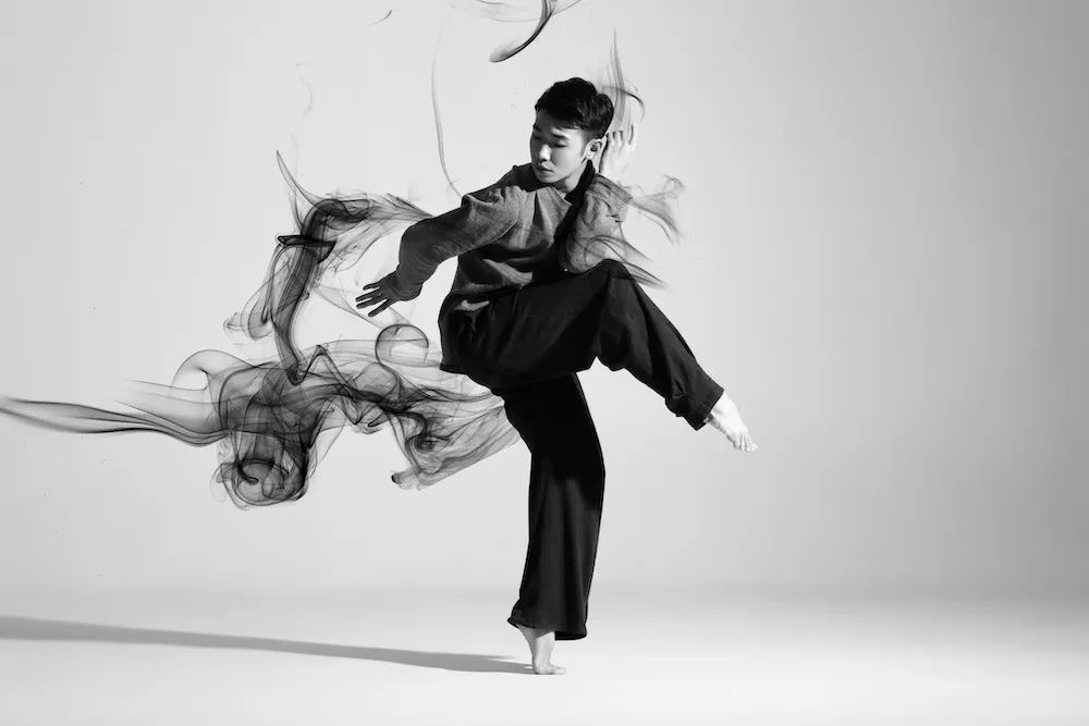 惊艳杨丽萍都称赞过的舞者融于数字艺术空间中的现代舞美学