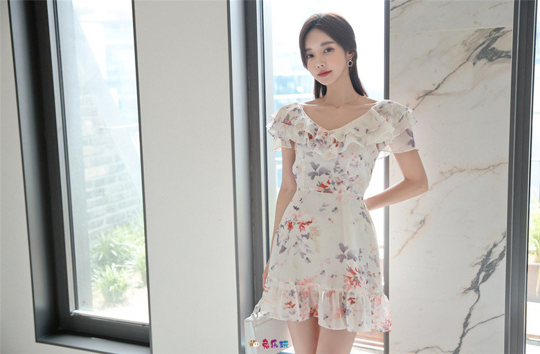 孙允珠丨芳町原野山茶小碎花可爱洋裙