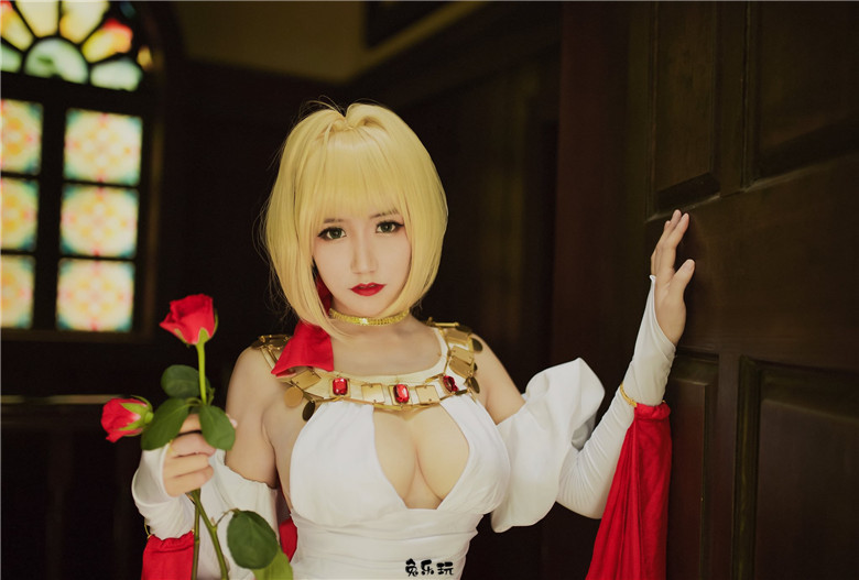 球迷的福音！微博动漫博主小仓千代w图集好胸好颜好性感！