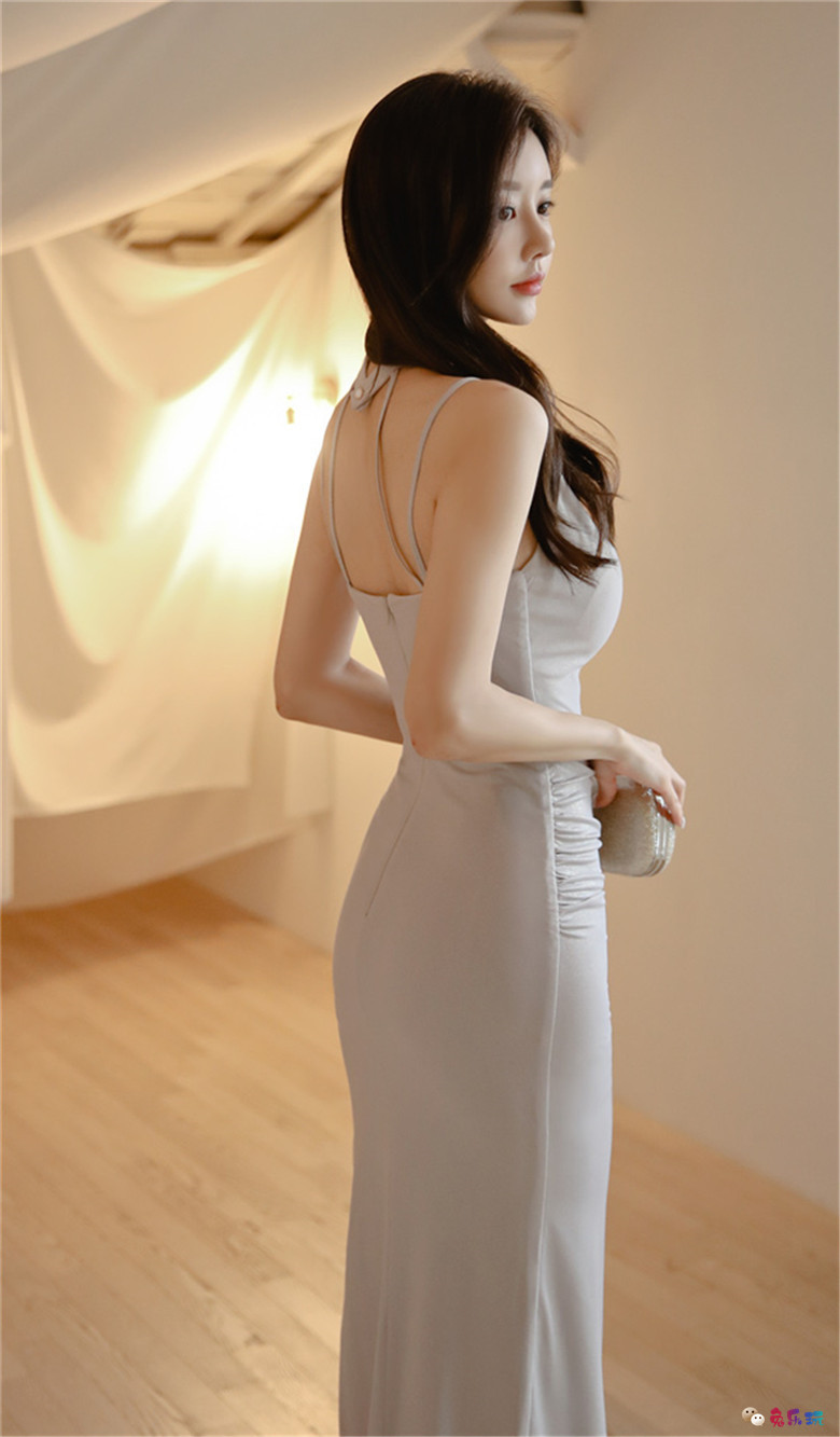 孙允珠丨娇美王妃紫金潘多拉泛光礼裙