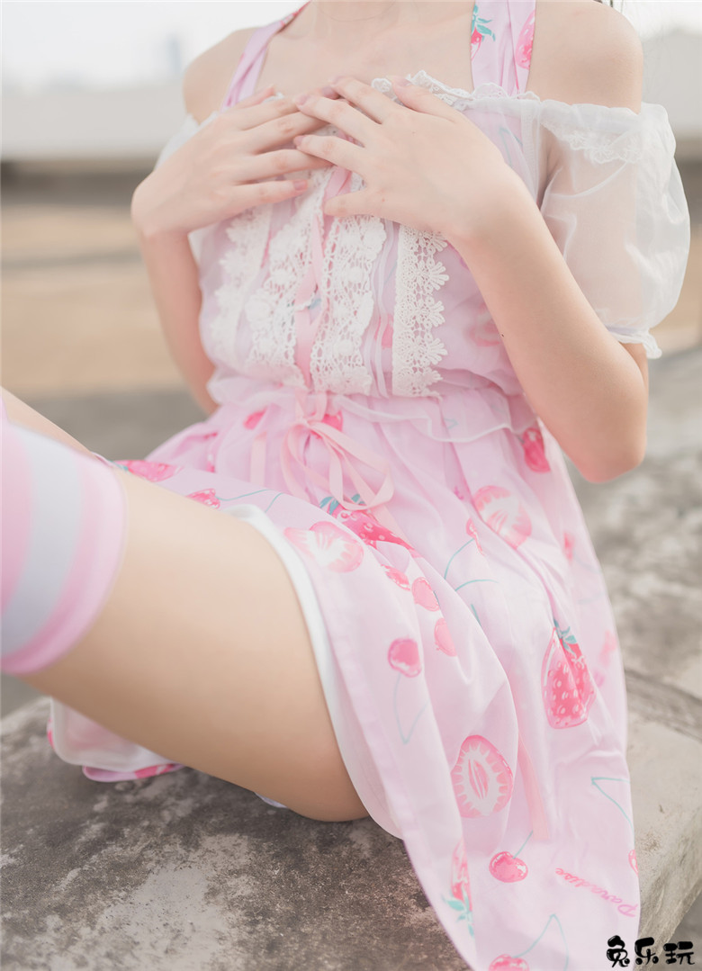 粉白条纹袜可爱小清新妹子