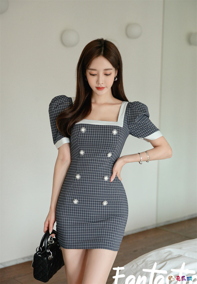 孙允珠丨磨砂石蜡钻灰巴洛克格调衣裙