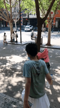 搞笑动图图片：谁曾经还不是个小仙女？