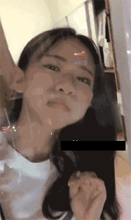 爆笑GIF动图：小伙子有前途啊，看到妹子立马选择放弃姐姐