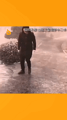 爆笑动图图片：开着跑车也输得这么惨是我没想到的！