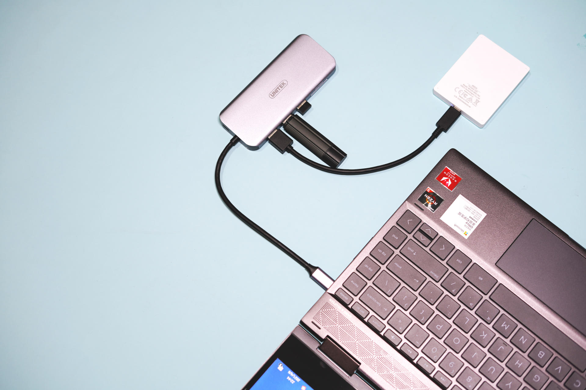 电脑接口不够用、不好用？一个扩展坞告诉你接口大满贯有多方便