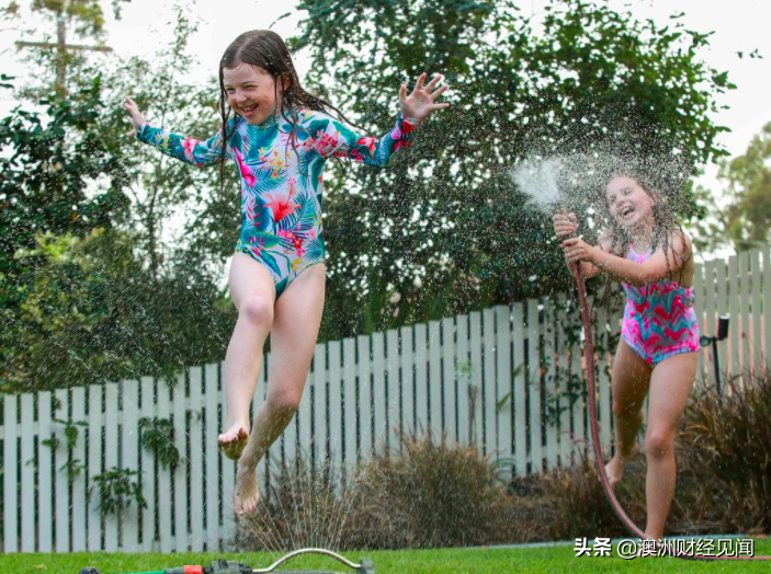 新州周二开始解除限水令! 孩子们可以玩水玩到爽!