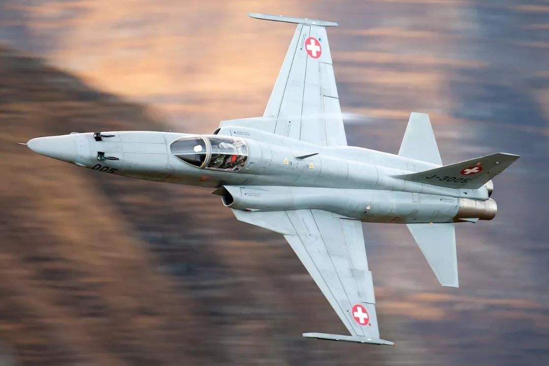 巴西空军f-5战机完成升级,老将再次出马,是否还能一个顶俩 - acfun