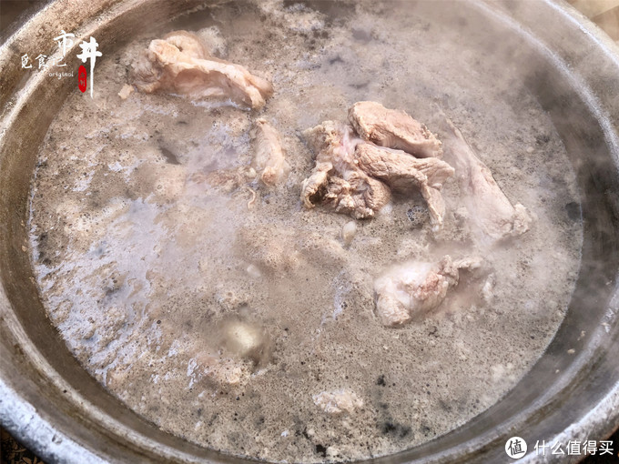 煮排骨猪骨头时，记住“2不放3窍门”，肉香味道正，汤鲜香-图片5