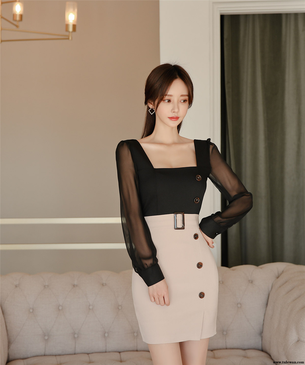 孙允珠丨海棠蕾丝花苞雅黑轻纱束腰裙