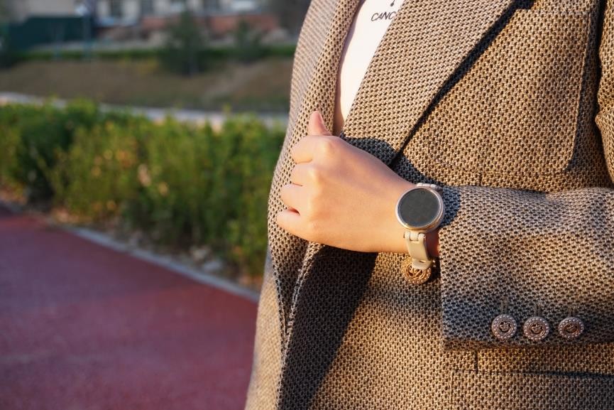 专门为女性做的智能手表，性价比颜值二选一，佳明Lily上手