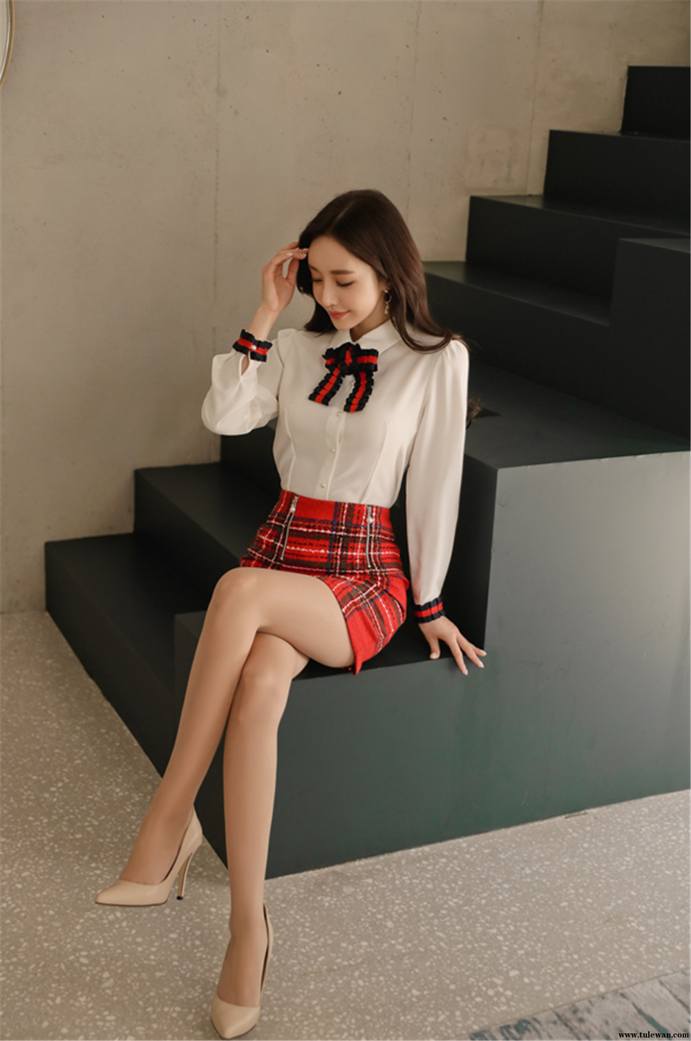 孙允珠丨幻影樱红交错学院青春格子裙